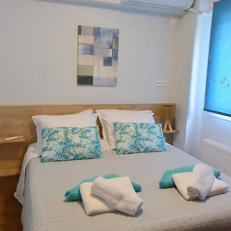 מלון דירות Erea Homes 3*