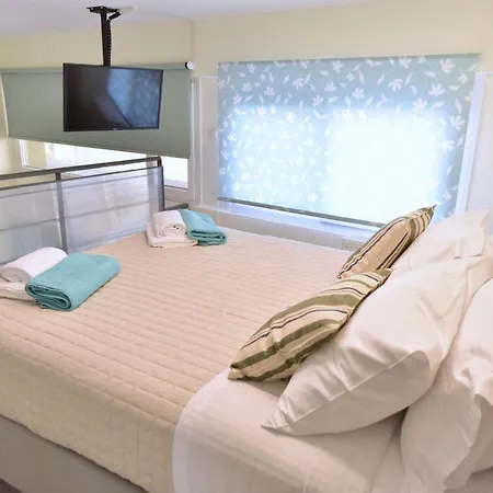 מלון דירות Erea Homes 3*