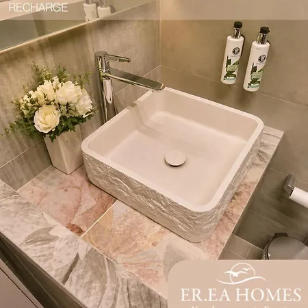 מלון דירות Erea Homes 3*