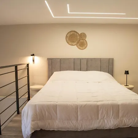 Erea Homes Aparthotel 3*